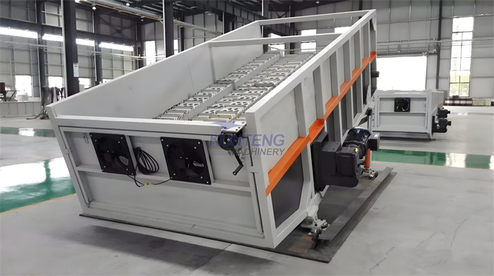 Bouncing screening machine
